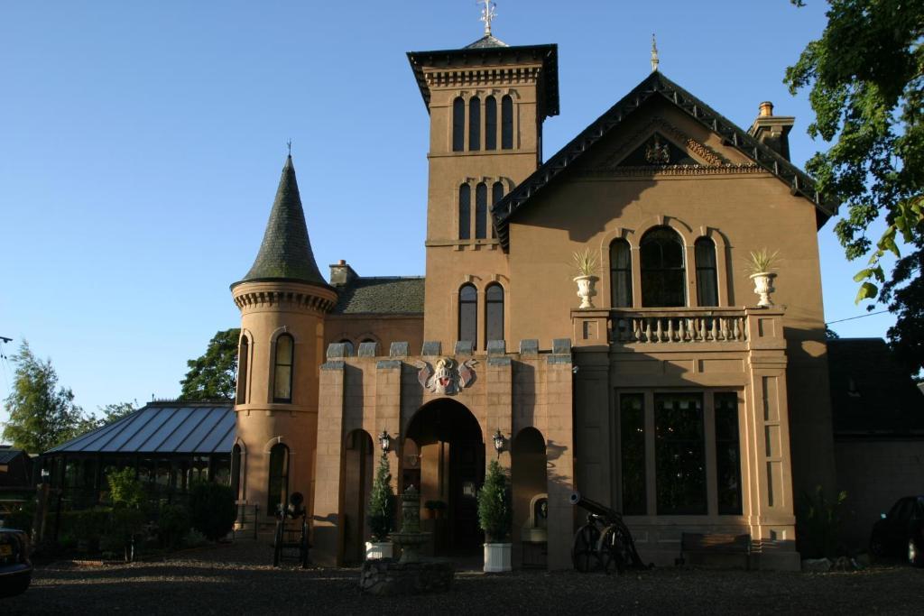 The Retreat Castle Acomodação com café da manhã Bonnyrigg Exterior foto