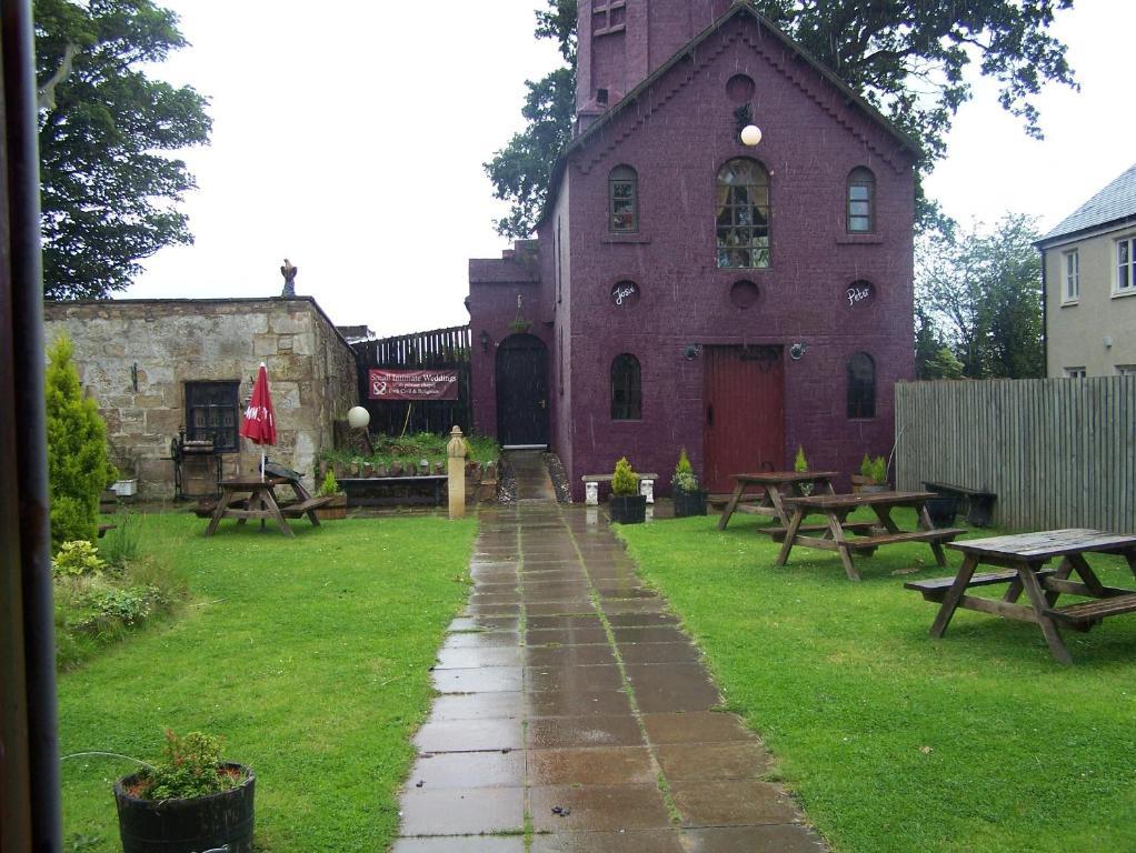 The Retreat Castle Acomodação com café da manhã Bonnyrigg Exterior foto